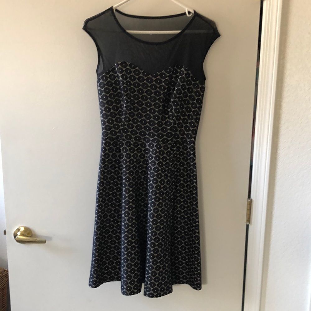 EnFocus Studios Fit n Flare Lace dress with Mesh Yoke Size 4 black